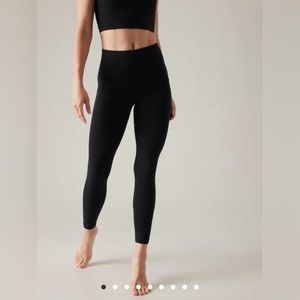 Athleta Salutation Stash 7/8 Tight XL